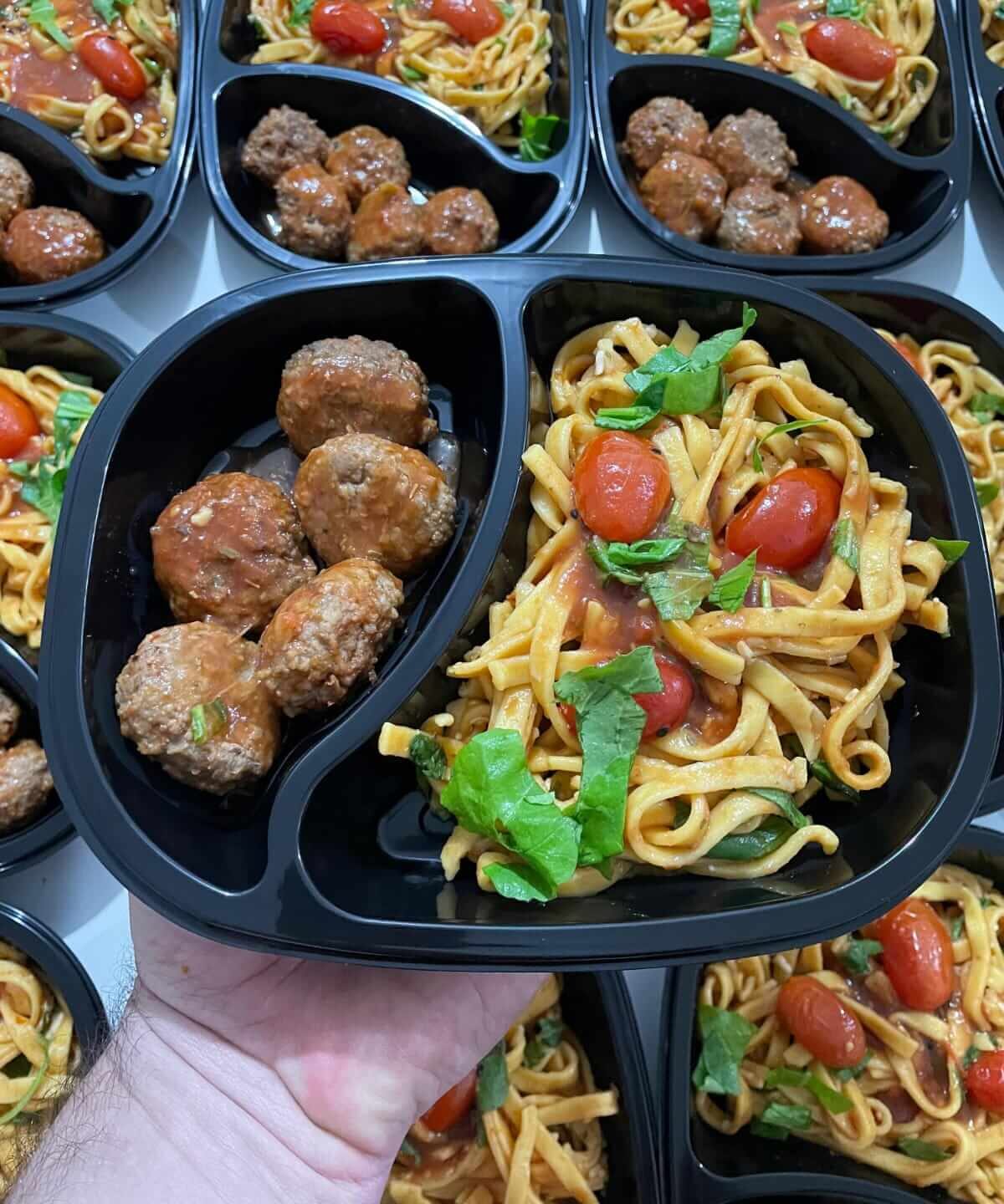 Almôndegas de Carne e Talharim com rúcula - 360g